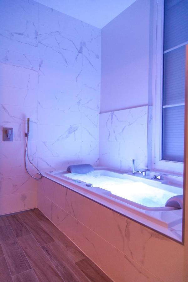 La Demeure Des Sacres - Cathedrale Bed & Breakfast Reims Ngoại thất bức ảnh