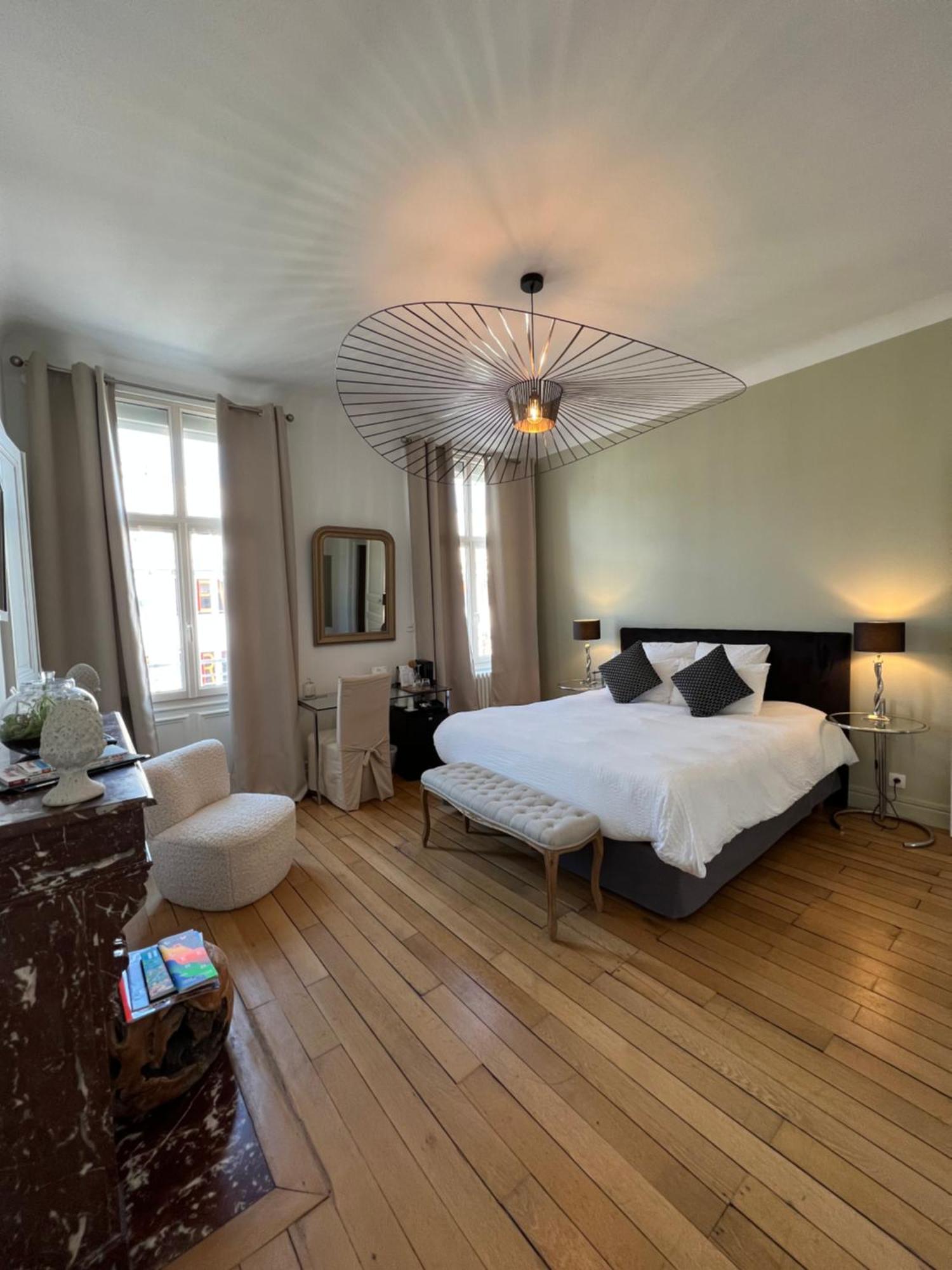 La Demeure Des Sacres - Cathedrale Bed & Breakfast Reims Ngoại thất bức ảnh